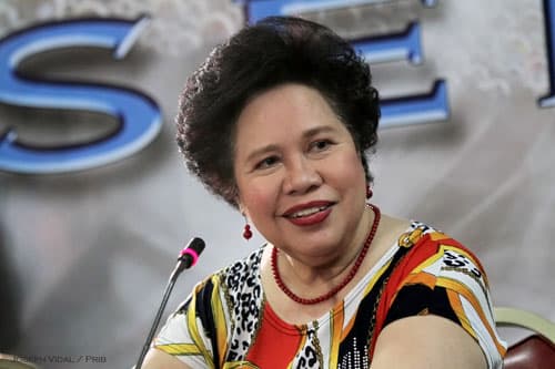 Senator Miriam Defensor Santiago speaking at a press conference.